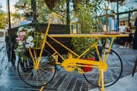 אופניים צהובים עיצוב גן אירועים גרייס