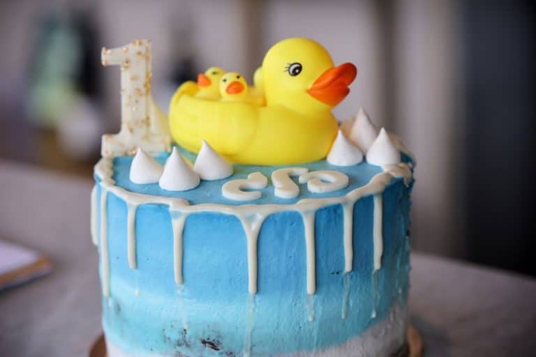 עוגה ליום הולדת שנה - גרייס אירועים